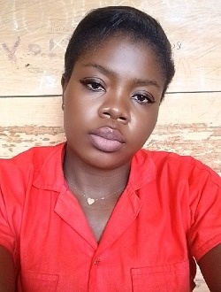 Loraine's profile, a single 35-year-old a woman in Ébolowa