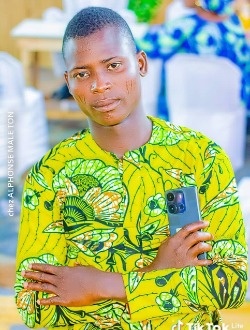 Noël's profile, a single 23-year-old a man in Adjacin