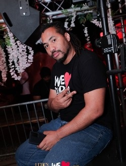 Krys's profile, a single 33-year-old a man in Paris