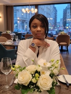 Lune's profile, a single 36-year-old a woman in Abidjan