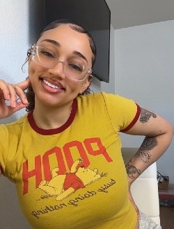 Marie Skyler's profile, a single 29-year-old a woman in Los Angeles