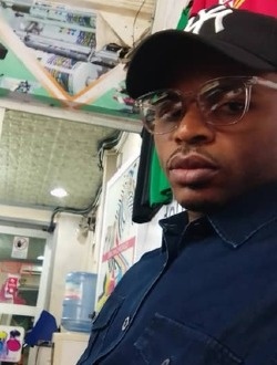 Ghis's profile, a single 35-year-old a man in Brazzaville