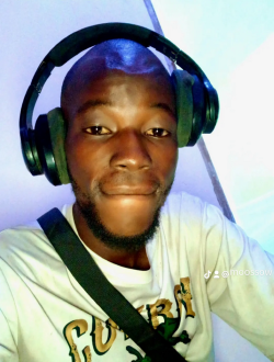 Seydou's profile, a single 27-year-old a man in Abattoirs