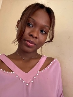 Artelle's profile, a single 19-year-old a woman in Antananarivo