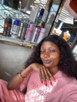 Henriette's profile, a single 28-year-old a woman in Douala