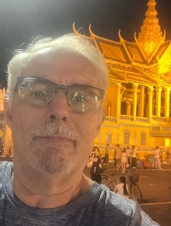 Perfil de Detty, un hombre soltero(a) de 72 años en Kampong Cham