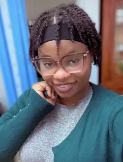 Vanessa's profile, a single 25-year-old a woman in Douala