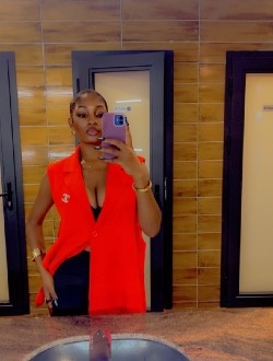 Émilie's profile, a single 25-year-old a woman in Kribi