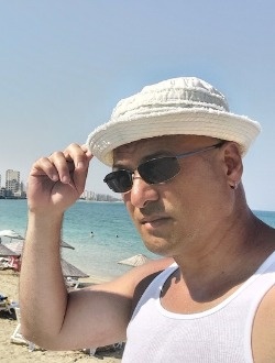 Ridvan's profile, a single 37-year-old a man in Manchester