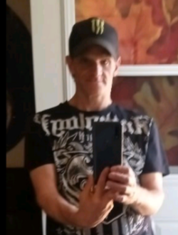 Phil's profile, a single 43-year-old a man in Lévis