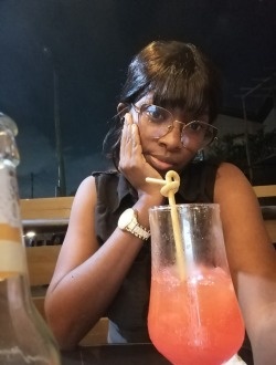 Elo's profile, a single 28-year-old a woman in Douala