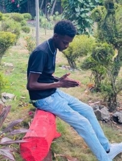 Evens's profile, a single 25-year-old a man in Vaudreuil