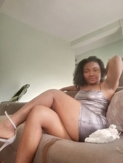 Anya's profile, a single 26-year-old a woman in Sambava