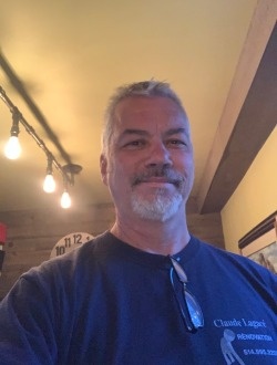 Claude's profile, a single 55-year-old a man in Drummondville