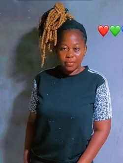 Erna's profile, a single 35-year-old a woman in Douala