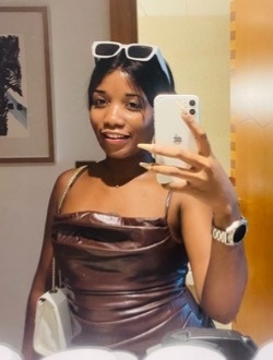 Julia's profile, a single 27-year-old a woman in Libreville