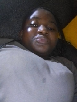 Lovely's profile, a single 24-year-old a woman in Bingerville