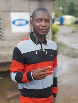 Roberto's profile, a single 29-year-old a man in Douala