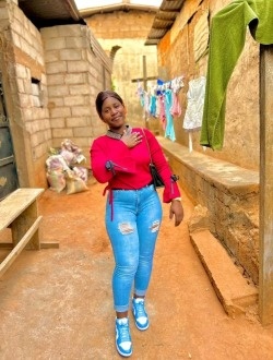 Rochelle's profile, a single 22-year-old a woman in Yaoundé