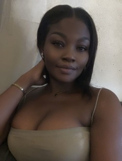 Welly's profile, a single 35-year-old a woman in Douala