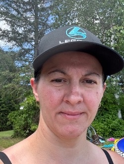 Sarah's profile, a single 42-year-old a woman in Amherst