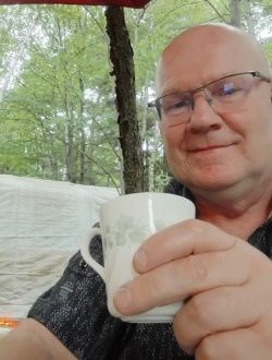 Mario's profile, a single 62-year-old a man in Drummondville