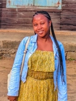 Geneviève's profile, a single 20-year-old a woman in Sambava