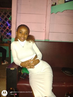 Elisabeth's profile, a single 22-year-old a woman in Mananara