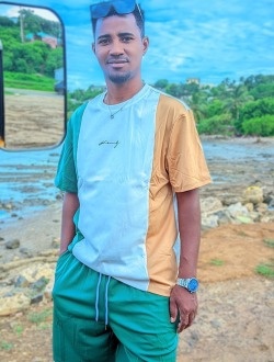 Elot's profile, a single 29-year-old a man in Fianarana