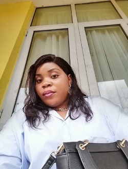 Helene's profile, a single 32-year-old a woman in Yaoundé