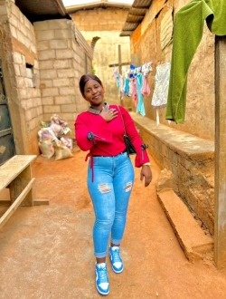 Rochelle's profile, a single 22-year-old a woman in Yaoundé