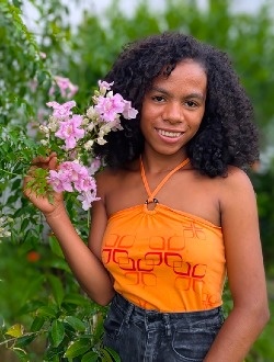 Angenica's profile, a single 19-year-old a woman in Sambava