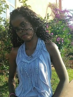 D'Avilla's profile, a single 29-year-old a woman in Nantes-en-Ratier