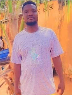 Ange's profile, a single 35-year-old a man in Lomé