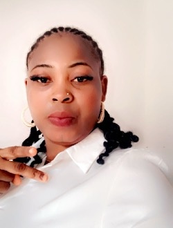 Angela's profile, a single 39-year-old a woman in Los Angeles