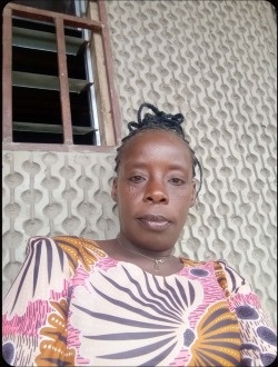 Rose's profile, a single 43-year-old a woman in Yaoundé
