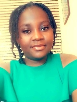 Julianna's profile, a single 23-year-old a woman in Pointe-Noire