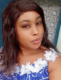 Adrienne's profile, a single 31-year-old a woman in Douala