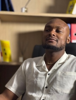 Kelvin's profile, a single 30-year-old a man in Abidjan