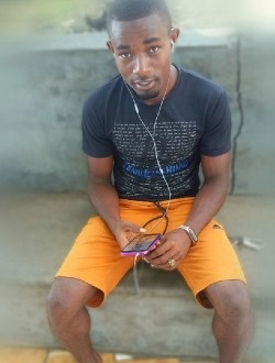 Yakouti's profile, a single 26-year-old a man in Moroni