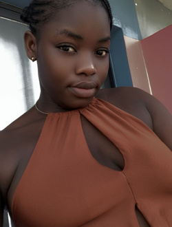 Samanta's profile, a single 24-year-old a woman in Douala