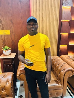 Moïse's profile, a single 18-year-old a man in 4th Arrondissement of Porto-Novo