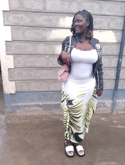 Maria's profile, a single 19-year-old a woman in Nørrebro