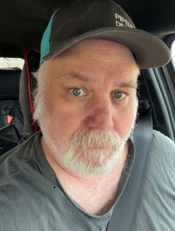 Lee's profile, a single 60-year-old a man in Monroe