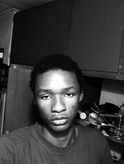 Junior's profile, a single 21-year-old a man in Abidjan