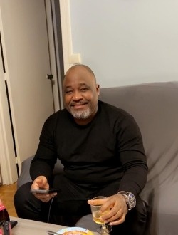 Marty's profile, a single 44-year-old a man in Paris