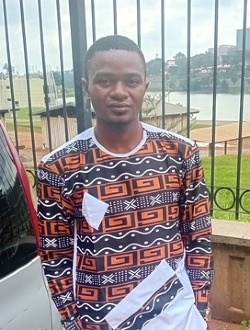 Victor Darus's profile, a single 28-year-old a man in Edéa