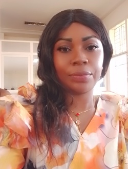 Mireille's profile, a single 18-year-old a woman in Yaoundé