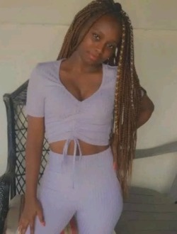 Sabrina's profile, a single 32-year-old a woman in Libreville