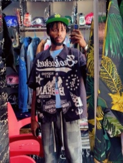 Boorish's profile, a single 29-year-old a man in Kasoa